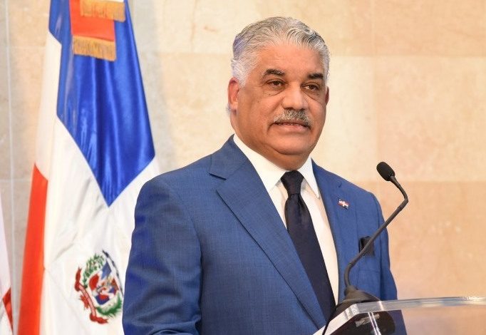 Miguel Vargas alerta tema RD y Haití debe tratarse con suma prudencia