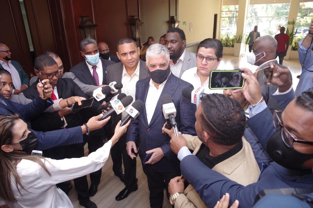 MVM y PRD: “Periodistas realizan invaluable aporte a defensa de la democracia dominicana”
