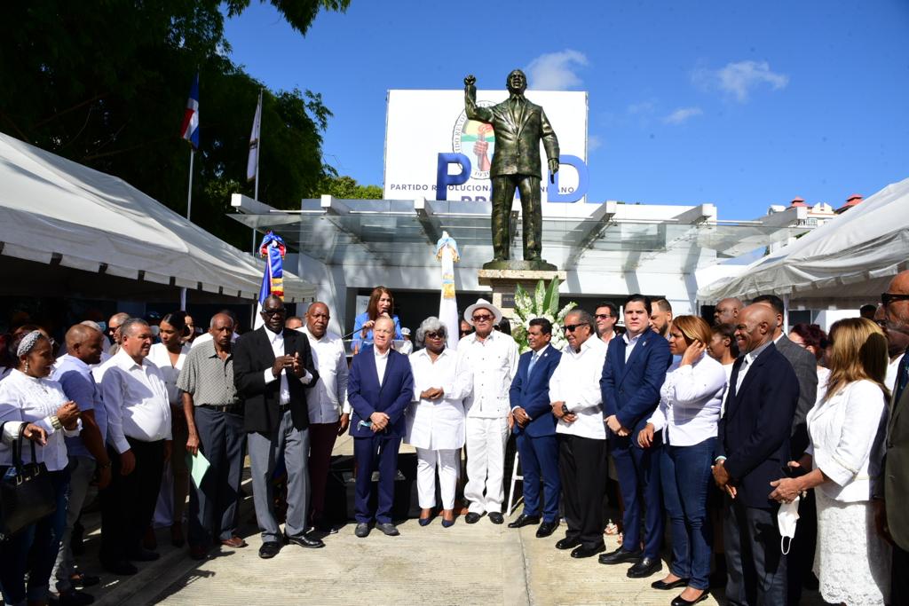 PRD conmemora aniversario de “llegada de la libertad y la democracia al país”