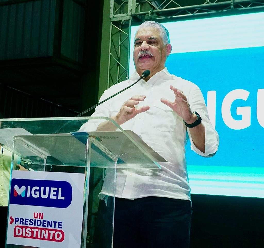 Miguel Vargas llama a no ofender la memoria de Peña Gómez ni de Juan Bosch
