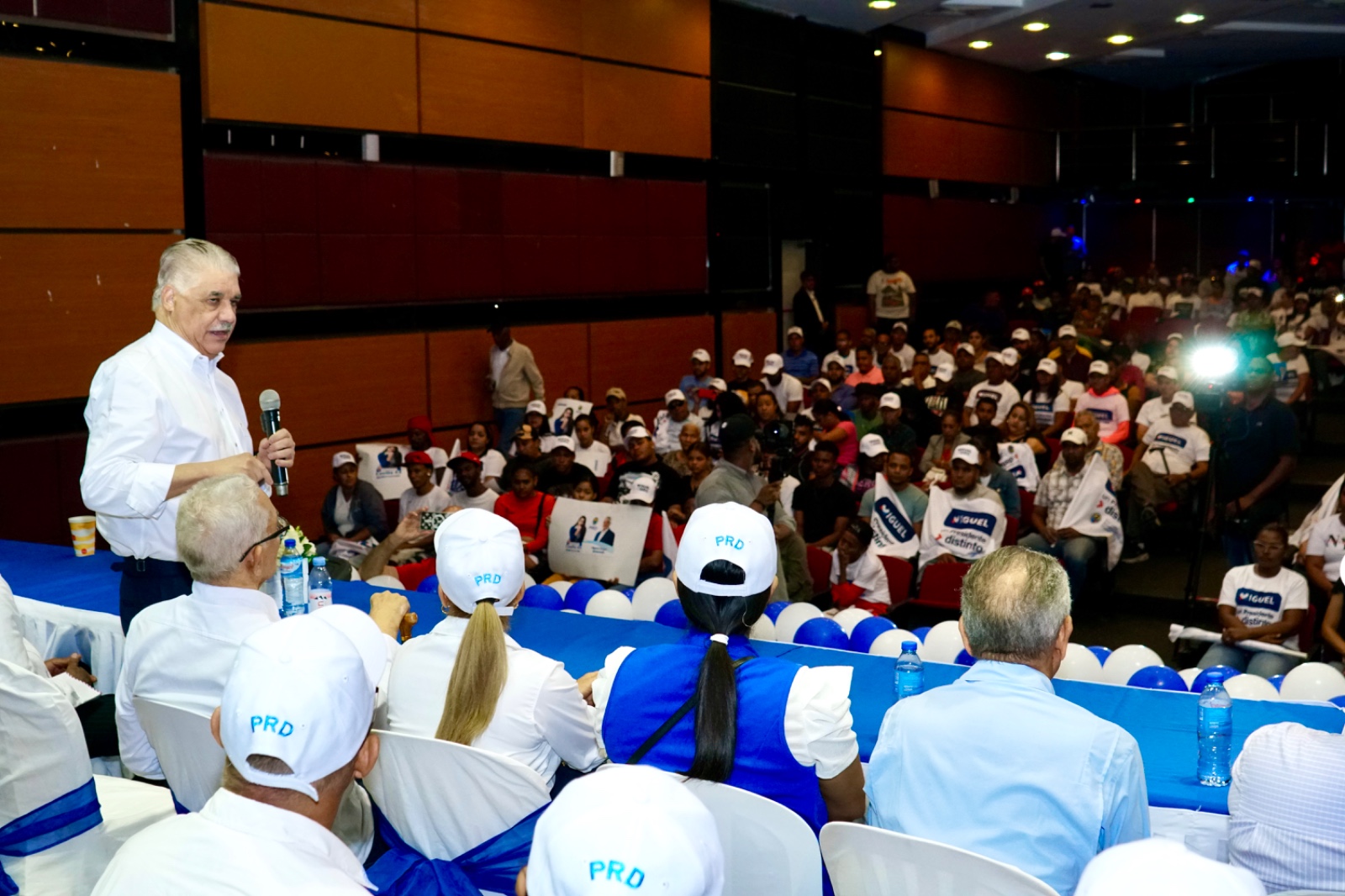 Miguel Vargas: “Oposición dará a oficialismo duro golpe en febrero y fulminante nocaut en mayo”