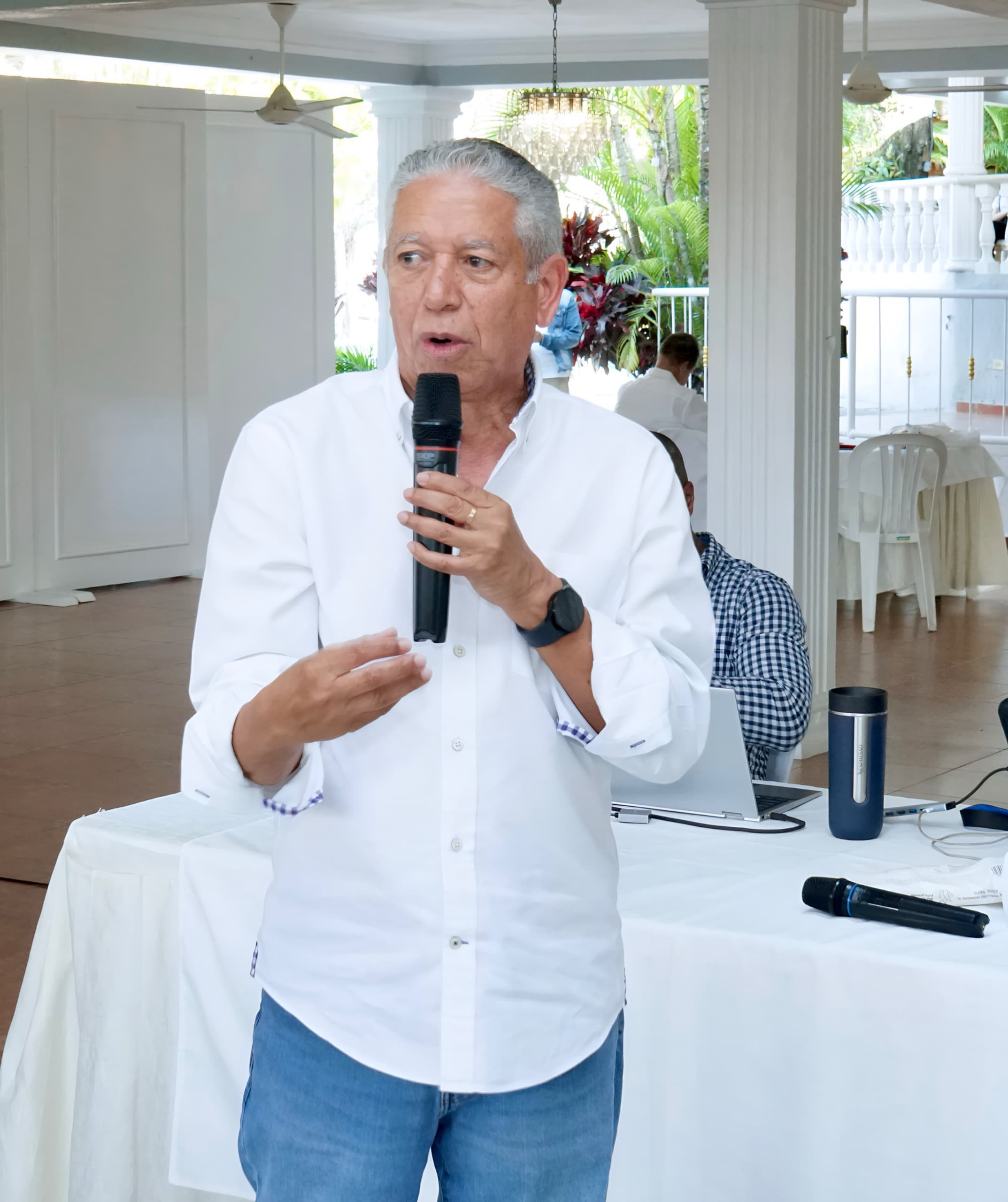 Héctor Guzmán: Aprobación de modificación a ley de residuos sólidos despierta sospechas afirma que el proyecto beneficiaría a dos o tres empresarios del negocio de la basura
