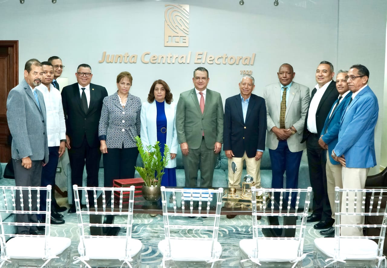 PRD solicita a la JCE sancionar al PRM y suspender actividades proselitistas de funcionarios, JCE debe garantizar el respeto a la ley electoral y la equidad en el proceso, afirma el partido opositor.