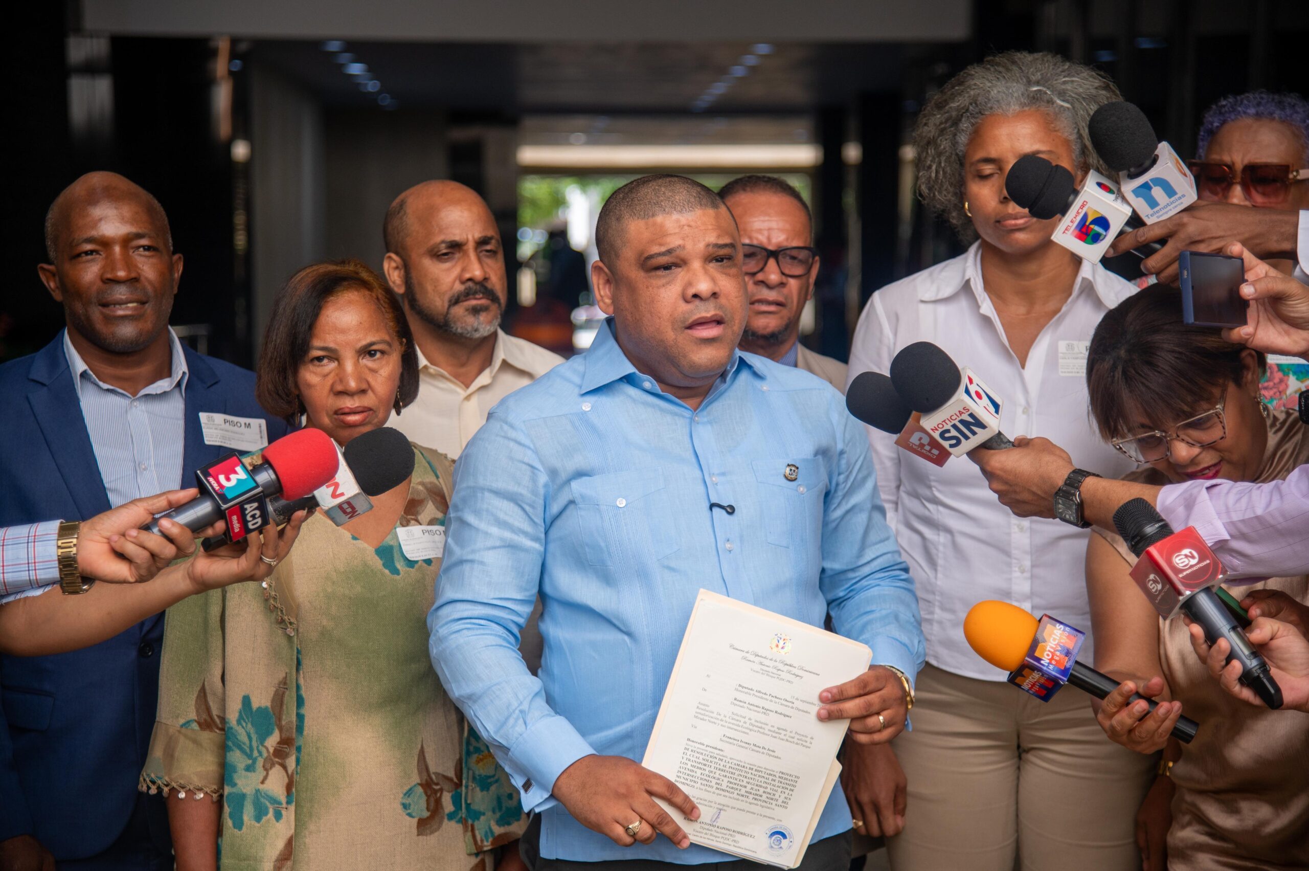 Diputado PRD impulsa iniciativa para mejorar seguridad vial y disminuir accidentes en avenida Ecológica del Mirador Norte