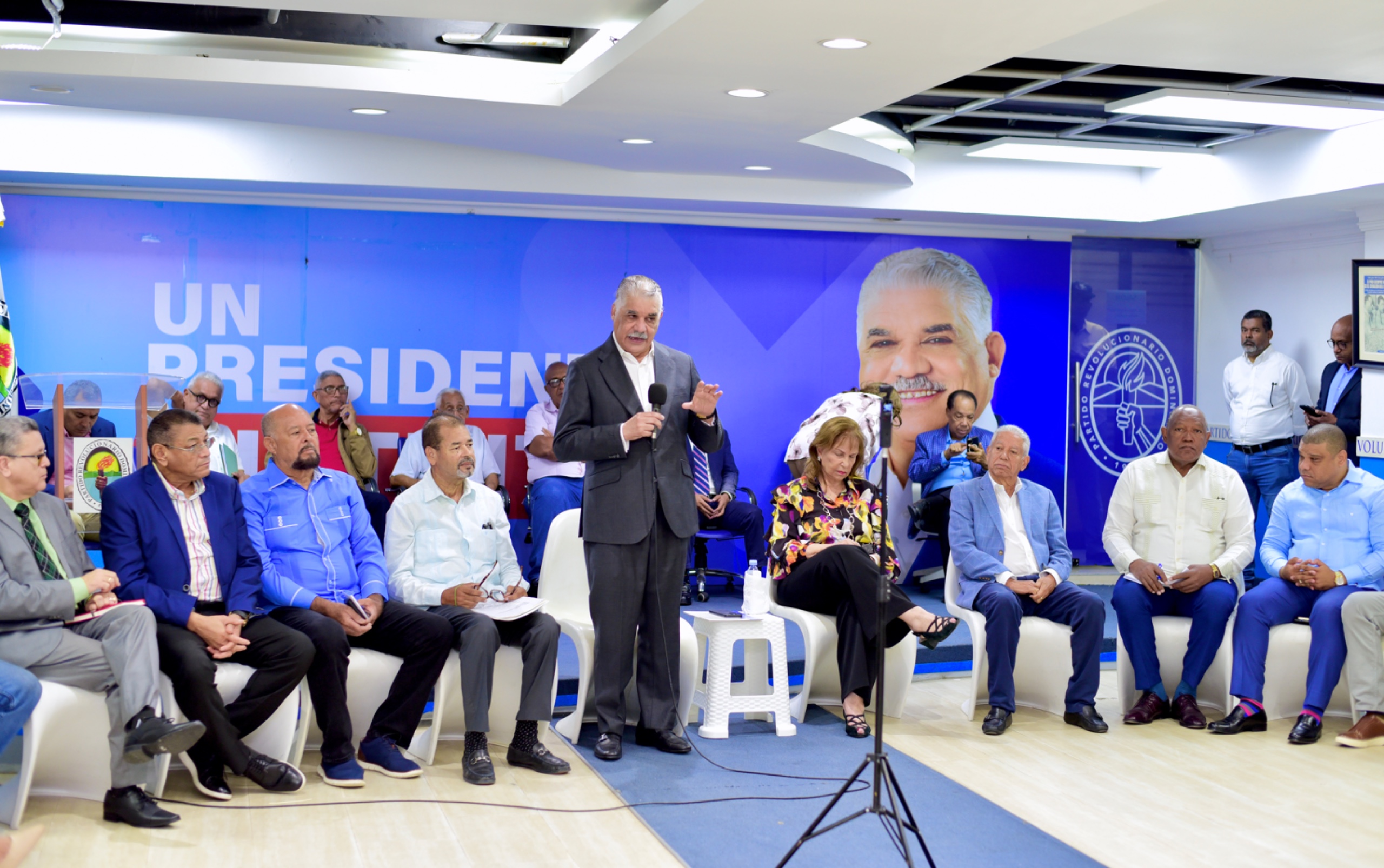 PRD critica retroceso en la educación bajo los gobiernos del PRM