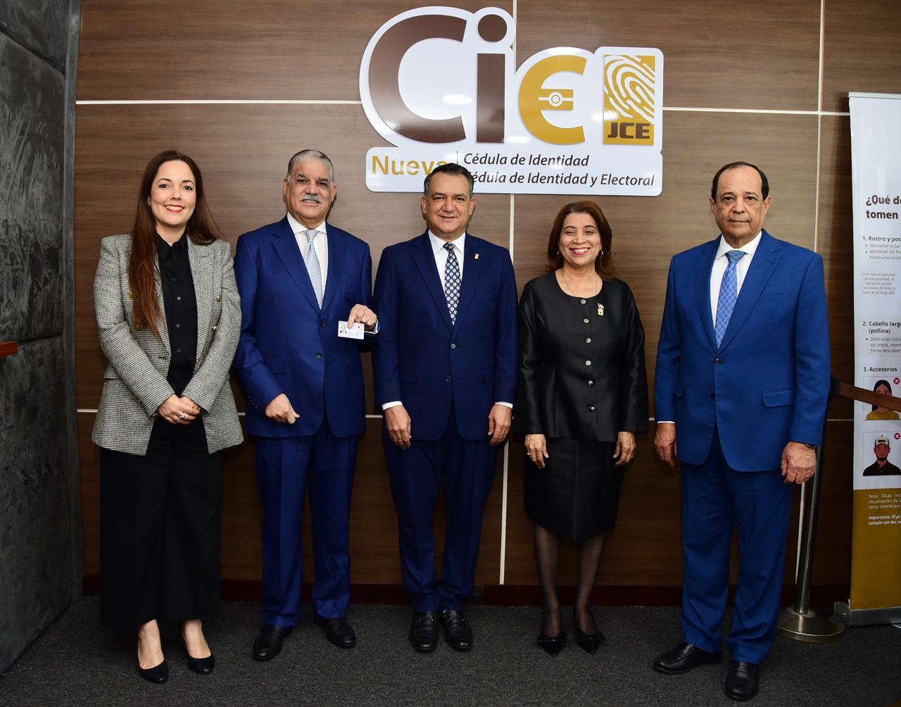 Miguel Vargas respalda proceso de cedulación y afirma que la oposición deberá unirse para ganar en 2028